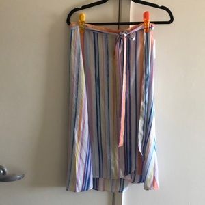 Cute summer skirt with tie. Never worn. Size. M.